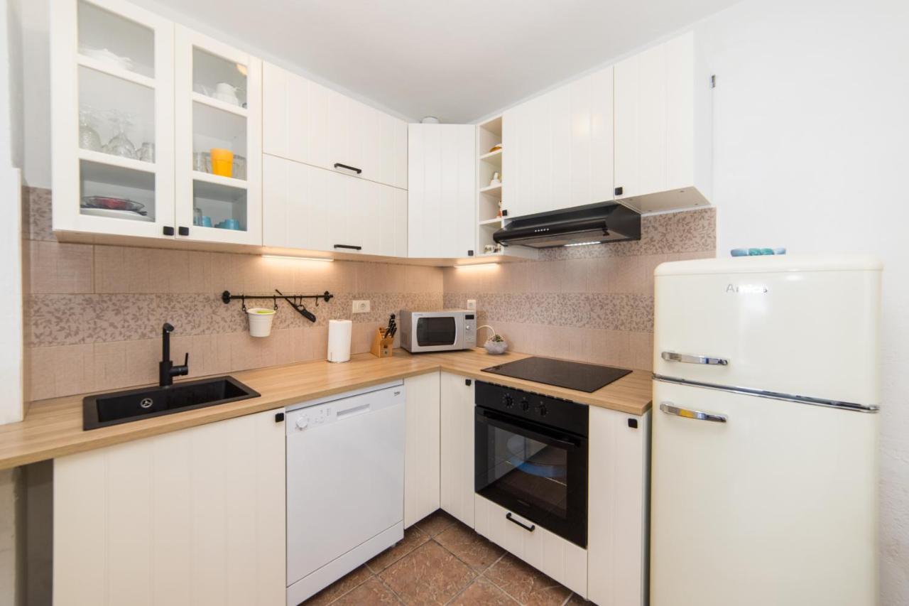Apartmani Kala Podgora Oda fotoğraf