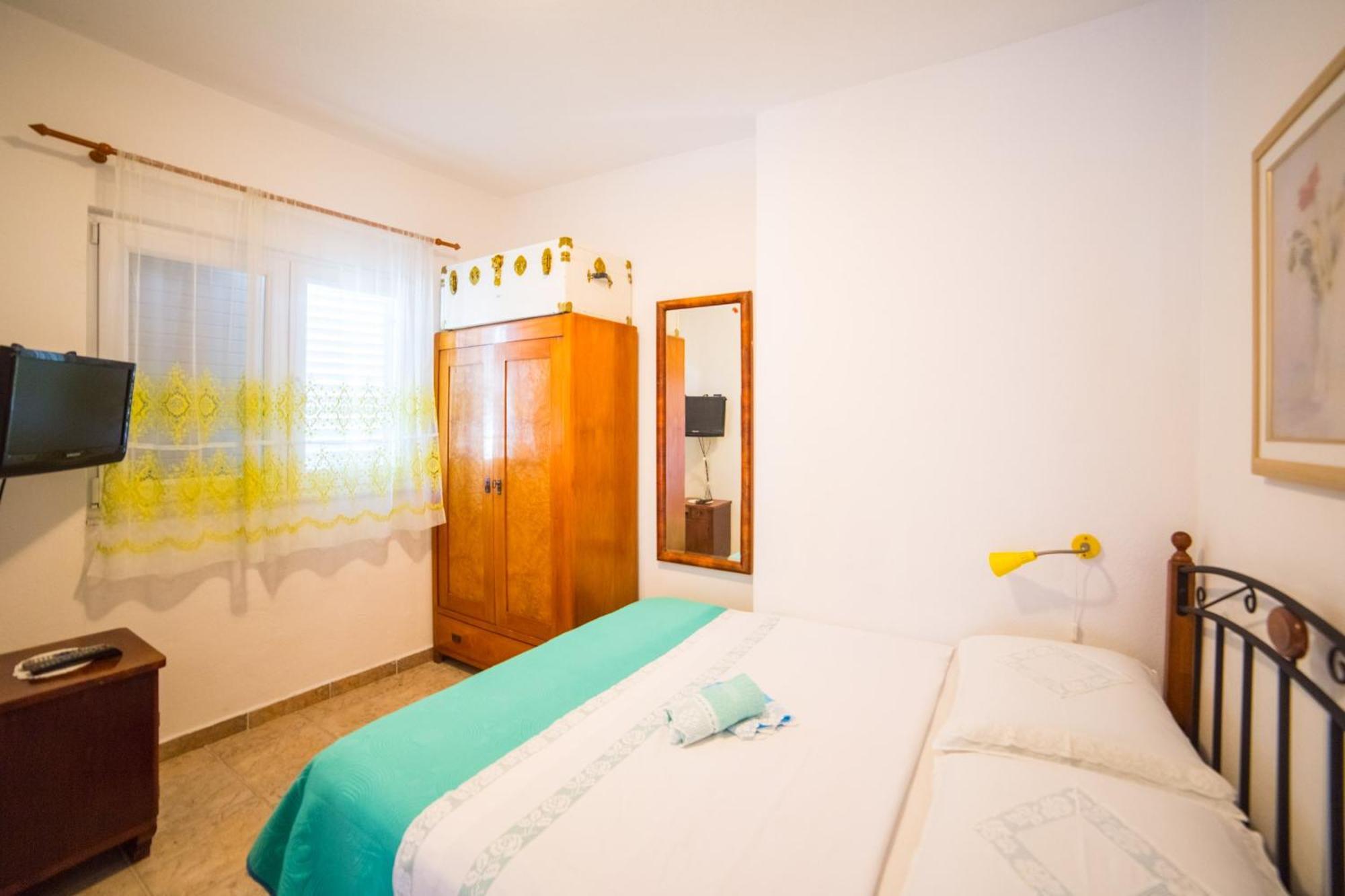 Apartmani Kala Podgora Oda fotoğraf