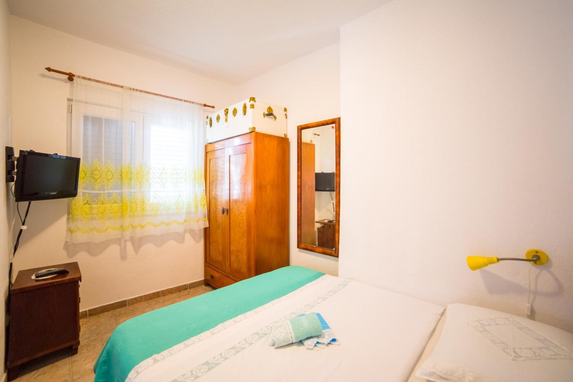 Apartmani Kala Podgora Oda fotoğraf